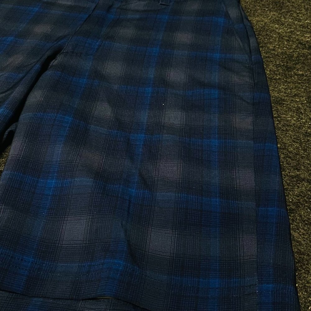 Ben Hogan Men's Printed Flat Front Shorts, Size 30 - Picture 3 of 5